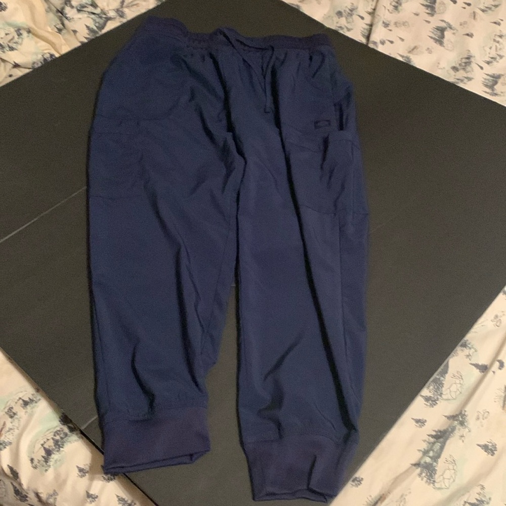 Women’s Dickies Large/Petite. Jogger Scrub pants. Navy